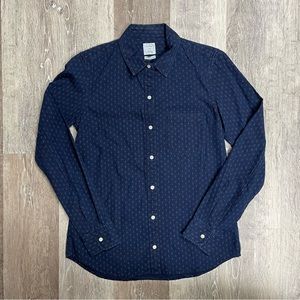 Gap Fitted Boyfriend denim shirt, size XS.